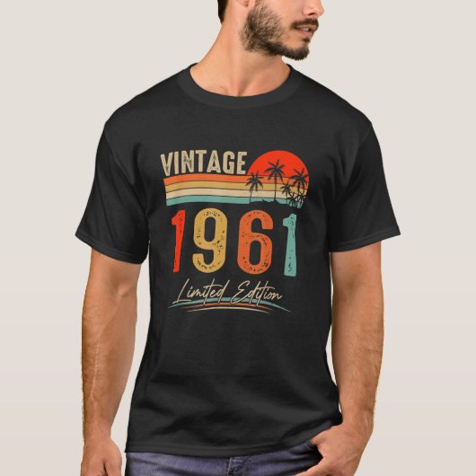  1961 61ste verjaardag 61 jaar oud t-shirt (Voorkant)