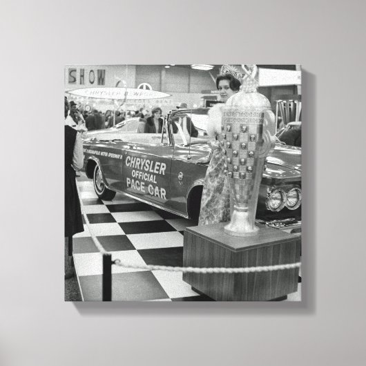 1963 Chicago Auto Show Chrysler Pace Car Woman Canvas Afdruk (Voorkant)