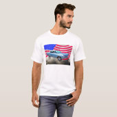 1965 Chevy Impala 327 met Amerikaanse vlag T-shirt (Voorkant volledig)