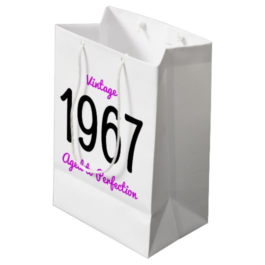  1967 oud tot perfectie 50 verjaardagsfeestje medium cadeauzakje (Achterkant Gekanteld)
