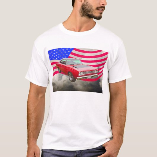 1968 Plymouth Roadrunner en de Amerikaanse vlag T-shirt (Voorkant)