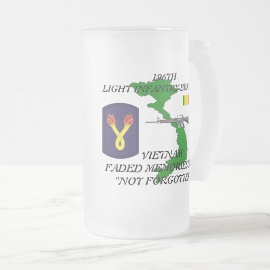 196e lichte Inf Vietnam Bevroeide Mok (Voorkant rechts)