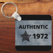 1972 Star Retro Verjaardag Ontwerp Sleutelhanger (Voorkant)