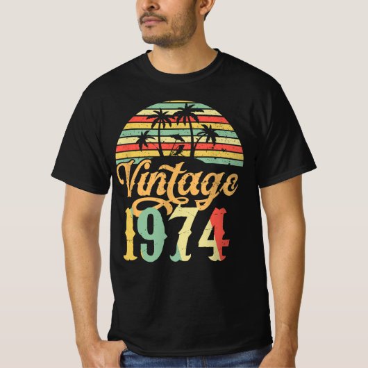1974 Happy Birthday Gift, 1974 Classic Ge T-shirt (Voorkant)
