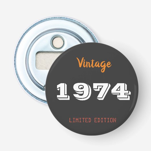  1974 Limited Edition 52e verjaardagscadeau Button Flesopener (Voorkant)