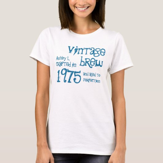 1975 Verjaardag  Brew Eigen naam Cadeaubon C T-shirt (Voorkant)