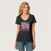 1976  Birthday Black Pink White - aangepaste naam T-shirt (Voorkant volledig)