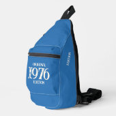 1976 Originele editie op Ocean Blue Sling Bag (Rechterhoek)