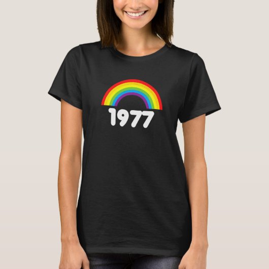  1977 Regenboogzevenwijdig ruw 70 jaar oud T-shirt (Voorkant)