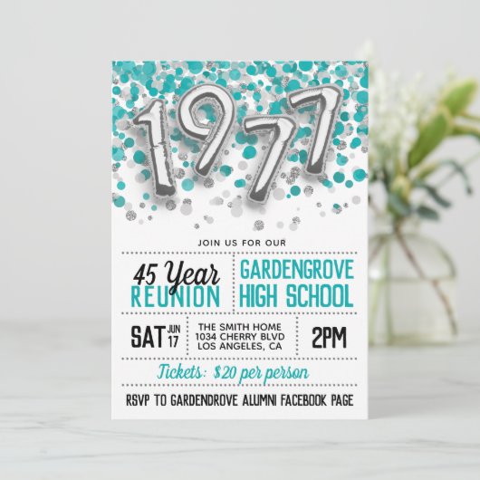 1977 Uitnodiging tot hereniging van de middelbare (Staand voorkant)