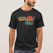  1982, 40th Birthday Gift, Retro Limited Ed T-shirt (Voorkant)
