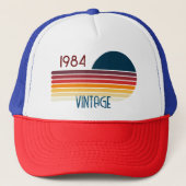 1984 Retro Stripe zo 40e verjaardag Trucker Pet (Voorkant)