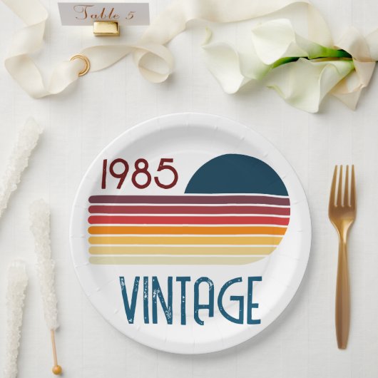 1985 Retro Stripe zo 40e verjaardag Papieren Bordje (Huwelijk)