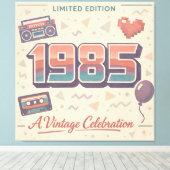 1985 Vintage Verjaardag Canvas Print – Retro Limit (Insitu (Houten vloer))