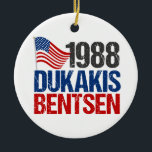 1988 Dukakis Bentsen Retro Democraat Keramisch Ornament<br><div class="desc">Grappig  politieke campagneposten met de kandidaten voor de democratische partij in de jaren tachtig. Michael Dukakis en Lloyd Bentsen voor president.</div>