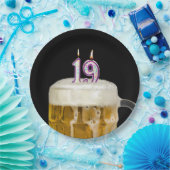 19e verjaardag bier op zwart Bord (Feest)