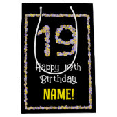 19e verjaardag: Floral Flowers Number, Custom Name Medium Cadeauzakje (Voorkant)