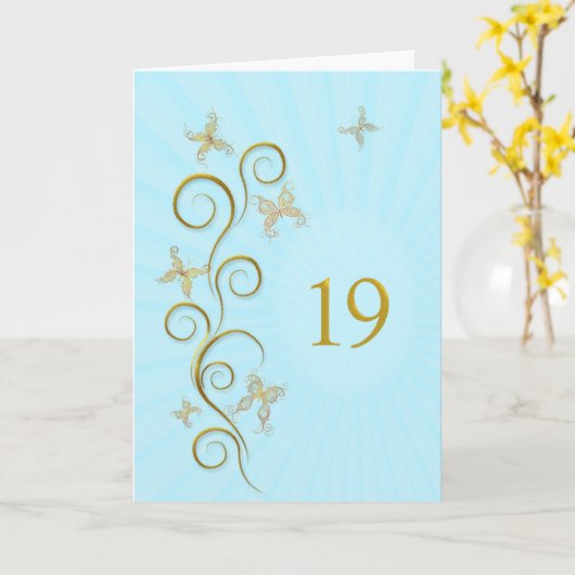 19e verjaardag met gouden vlinders kaart (Gele Bloem)