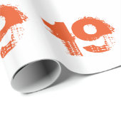 19e verjaardag voor iedereen, oranje op wit. cadeaupapier (Rol Hoek)