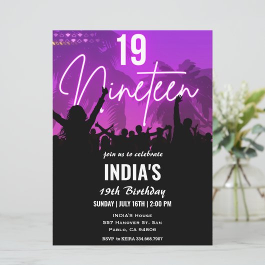 19e verjaardagsfeestje roze neon uitnodiging (Staand voorkant)