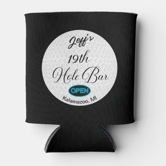 19th Hole Bar Gepersonaliseerde Golf Ball Design B Blikjeskoeler (Voorkant)