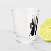 1, 2, 3 schoten... onderaan de Hatch Shot Glas (Links)