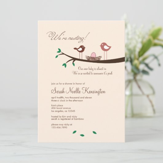 1 Aankondiging van het roze eiende Baby shower (Staand voorkant)