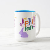 1 aprilgrap tweekleurige koffiemok (Voorkant rechts)