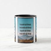 1 Corinthians 13:7 Bijbelscriptie Pic Two-Tone Mok (Midden)