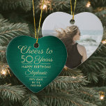 1 Foto ELKE verjaardag geborsteld groen en goud ha Keramisch Ornament<br><div class="desc">Proost en we zijn jarig! Vier een vreugdevolle mijlpaal met een aangepaste foto hartvormige groene en gouden keramische ornament. Alle formuleringen op deze sjabloon (inclusief "Proost voor 50 jaar") zijn opgesteld voor een 50ste verjaardag, maar zijn eenvoudig te personaliseren voor elk jaar of type evenement. Het ontwerp is voorzien van...</div>