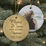 1 foto ELKE verjaardag geborsteld zwart en goud ro Keramisch Ornament<br><div class="desc">Proost en we zijn jarig! Vier een vrolijke mijlpaal met een aangepaste foto zwart en goud ronde keramische ornament. Alle bewoordingen van deze sjabloon (inclusief "Proost 21 jaar") zijn ingesteld voor een 21e verjaardag, maar zijn eenvoudig te personaliseren voor elk jaar of type evenement. Design beschikt over een gouden faux...</div>