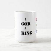 " 1 GOD 1 KONING GOD HEEFT MIJ ONTWORPEN" Latte Mo Magische Mok (Midden)