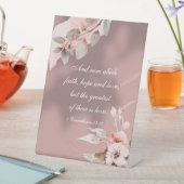 1 Korintiërs 13:13 Grootste is Liefde Bloemen Reclamebord Met Voetstuk (Insitu)