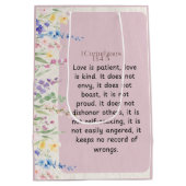 1 Korintiërs 13:4-5 Bijbelvers Afbeelding Medium Cadeauzakje (Achterkant)