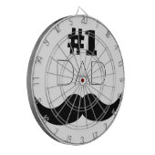 #1 Pap Black Mustache - Nummer 1 Dartbord (Voorkant Links)