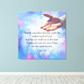 1 Peter 5:6-7 Canvas Afdruk (Insitu (Houten vloer))