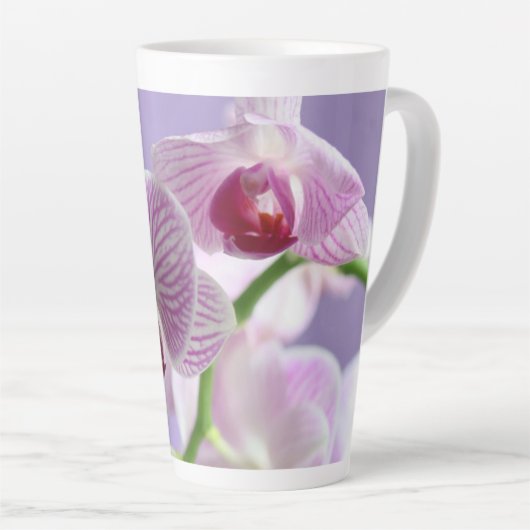 1 Petrus 4:8 Orchideeën Latte Mok (Rechterhoek)