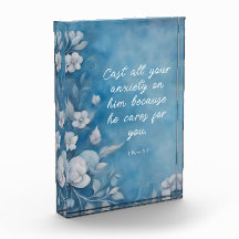 1 Petrus 5:7 “Werp Al Uw Zorgen” Blauwe Bloemen