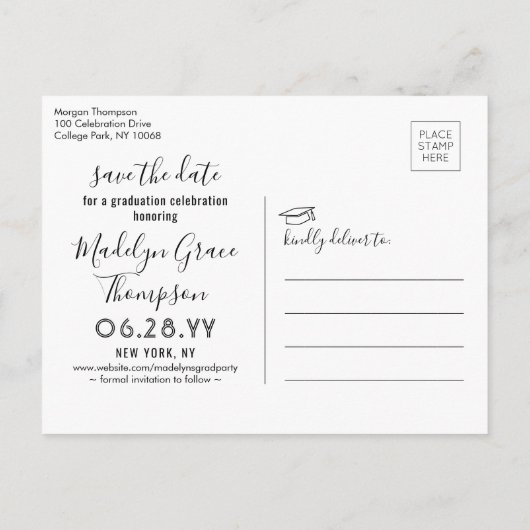 1 Photo Afstuderen Modern Script De datum opslaan Aankondigingskaart (Achterkant)