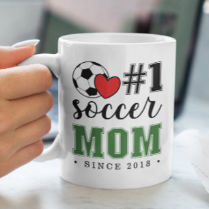 #1 Soccer Mam Green Font Red Heart Koffiemok