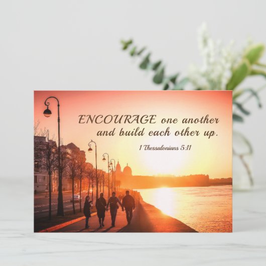 1 Thessalonicenzen 5:11 Moedig Bijbel Verse Flat Kaart (Staand voorkant)