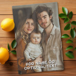 1 Volledige foto en eenvoudige Chunky Text Sjabloo Theedoek<br><div class="desc">Voeg je favoriete afbeelding toe aan deze sjabloon. Een minimaal ontwerp met een foto die het hele oppervlak bedekt plus een moderne dikke tekst.</div>