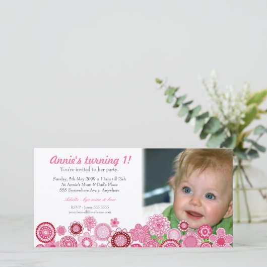 1e Birthday roze partijfotokaart (Staand voorkant)