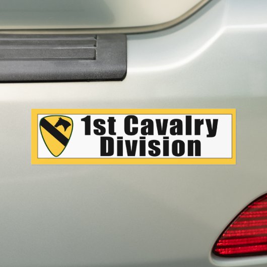1e Bumpersticker van de divisie Cavalry (Op auto)