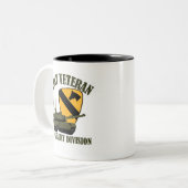 1e Cav Army Vet - M1 Tank Tweekleurige Koffiemok (Voorkant links)