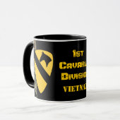1e Cavalry Division Diamond Bord Coffee Mok (Voorkant links)