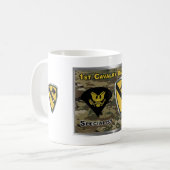 1e divisie Cavalry Specialist Koffiemok (Voorkant links)