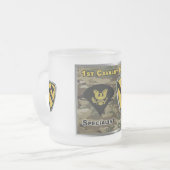 1e divisie Cavalry Specialist Matglas Koffiemok (Voorkant links)