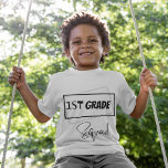 1e gradenbox - Terug naar school T-shirt<br><div class="desc">1e graadbox,  eersterangs team,  terug naar schoolklaslokje</div>
