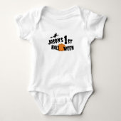 1e Halloween pompoen typografie Halloween heks Romper (Voorkant)